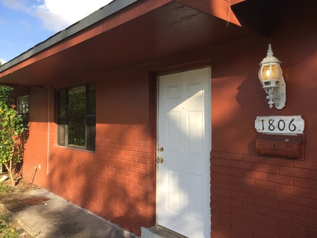 1806 NW 14th Ave in Fort Lauderdale, FL - Building Photo - Building Photo