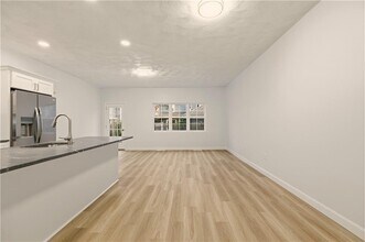 47 Windsor Rd in Cranston, RI - Building Photo - Building Photo