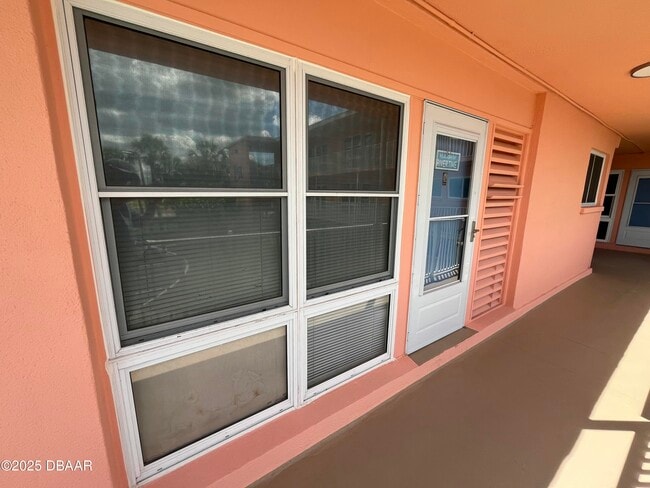 721 S Beach St in Daytona Beach, FL - Building Photo - Building Photo