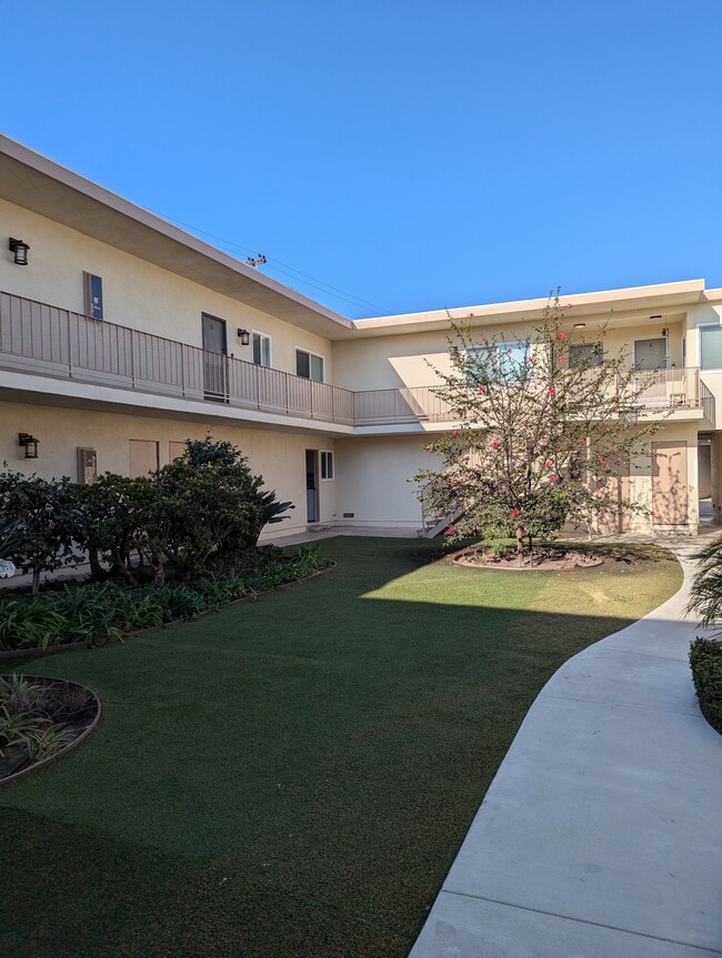 2960 W 235th St, Unit 14 in Torrance, CA - Foto de edificio - Building Photo