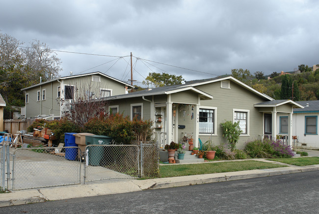 349-357 Franklin Ln in Ventura, CA - Foto de edificio - Building Photo