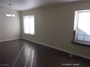 7313 Saybrook Point Dr in Las Vegas, NV - Foto de edificio - Building Photo