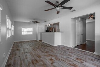 1499 W River Shore Way in Tampa, FL - Building Photo - Building Photo