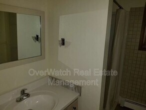 3740 Winterset Dr in Anchorage, AK - Building Photo - Building Photo