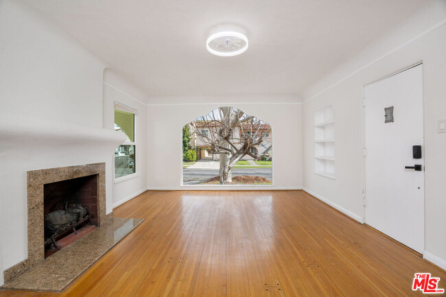 property at 825 S Holt Ave