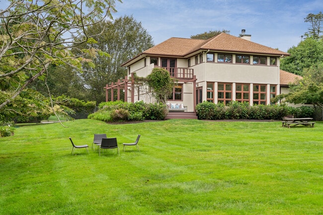 175 Ruggles Ave in Newport, RI - Building Photo - Building Photo