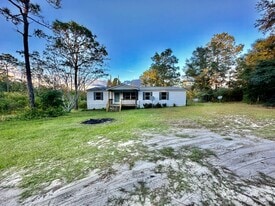 4733 Osprey Dr in Chipley, FL - Building Photo