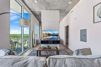 617 N 12th St in Tampa, FL - Building Photo - Building Photo