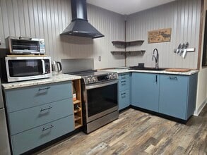 320 NE Wisteria Way in Stevenson, WA - Building Photo - Building Photo