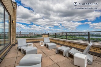 985 5th Ave in New York, NY - Building Photo - Building Photo