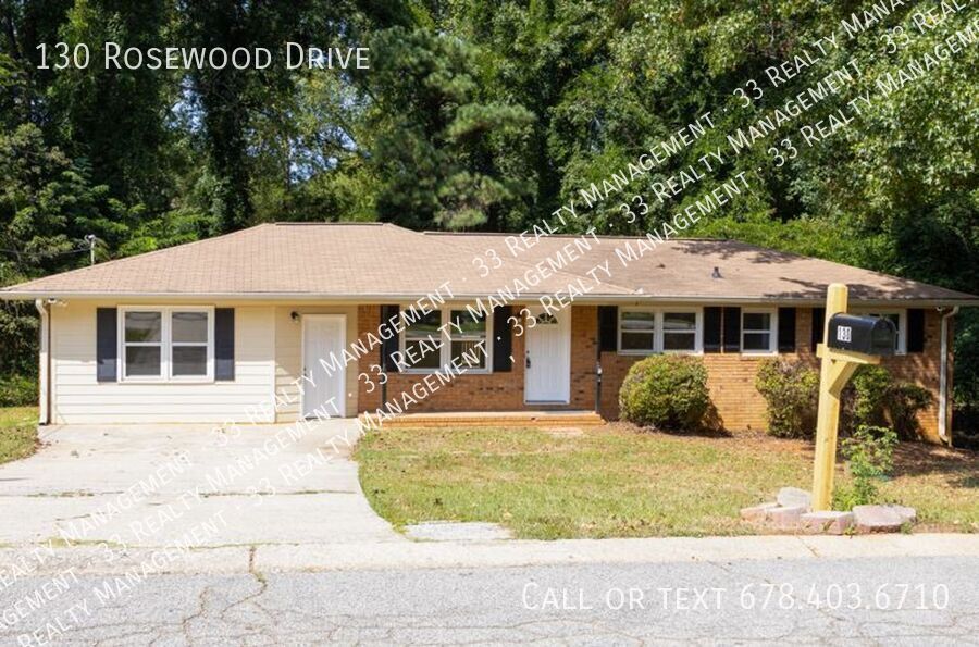 130 Rosewood Dr in Dallas, GA - Building Photo