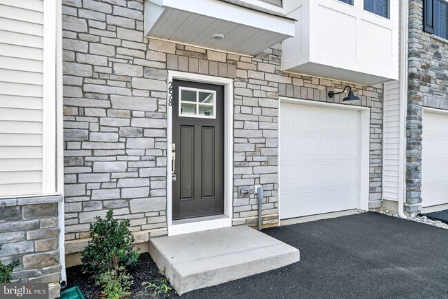 258 Talucci Dr in Downingtown, PA - Building Photo - Building Photo