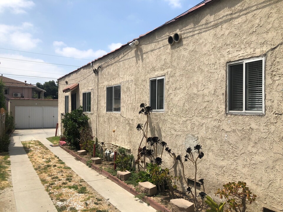 1356 E Harvard St in Glendale, CA - Building Photo