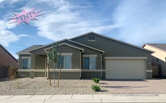 6101 E Cottage Dr in Prescott Valley, AZ - Building Photo