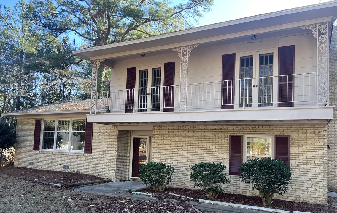 1305 Jones Cir in Laurinburg, NC - Building Photo