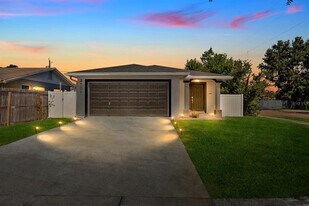 3801 1st Ave N in St. Petersburg, FL - Building Photo