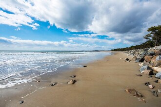 22 Crescent Surf Rd in Kennebunk, ME - Building Photo - Building Photo