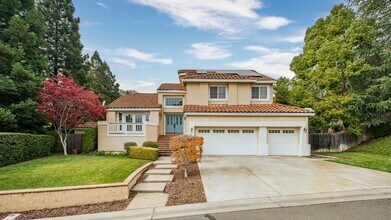2625 Ascot Dr in Fairfield, CA - Building Photo - Building Photo
