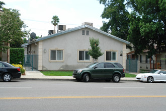 318 E Verdugo Ave in Burbank, CA - Building Photo - Building Photo