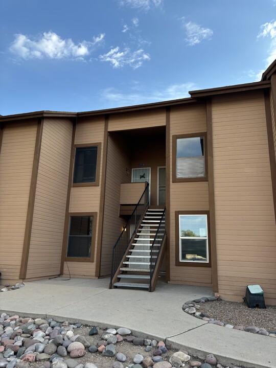 1714 W Park Wood Ln in Tucson, AZ - Foto de edificio