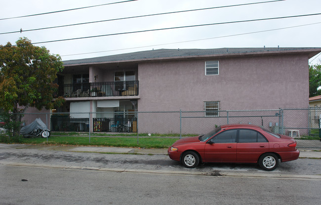 937 SW 7th Ave in Miami, FL - Building Photo - Building Photo