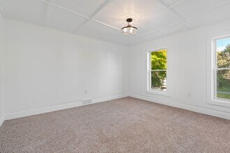 2010 6th Ave in Beaver Falls, PA - Building Photo - Building Photo