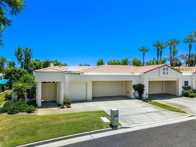 44970 Olympic Ct in Indian Wells, CA - Building Photo - Building Photo