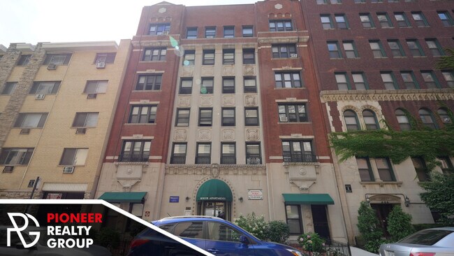 429 W Roscoe St, Unit #435-202