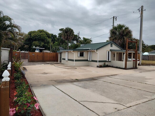 property at 1330 NE Dixie Hwy