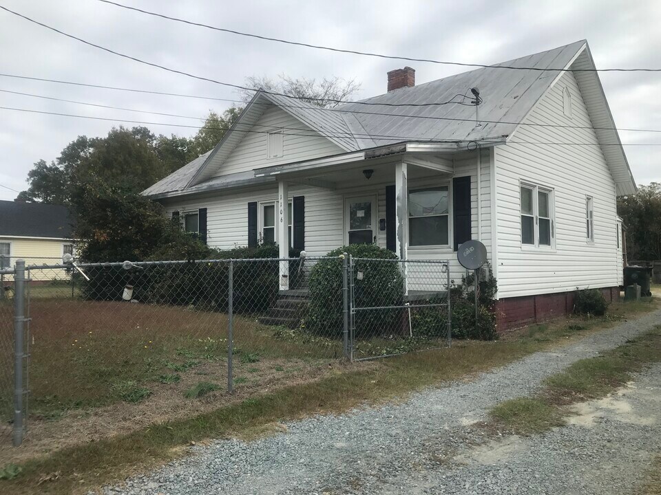 1106 N George St in Goldsboro, NC - Building Photo