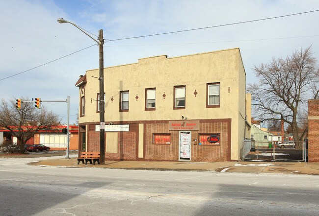 8601 Garfield Blvd in Cleveland, OH - Building Photo - Building Photo