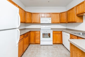 The Commons of Foxboro in Oregon, WI - Building Photo - Interior Photo