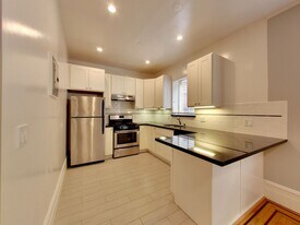 Grant Arms Apartments in San Francisco, CA - Building Photo - Interior Photo