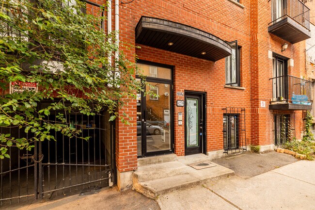 4270 Saint-Dominique Rue