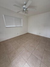 237 SE Park St in Dania Beach, FL - Building Photo - Building Photo