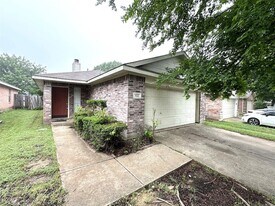 822 Savage Dr in Denton, TX - Building Photo