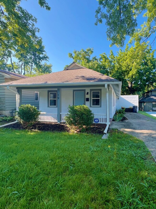 property at 19 E 80th St