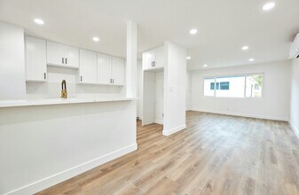 232 W 3rd St in San Dimas, CA - Building Photo - Building Photo