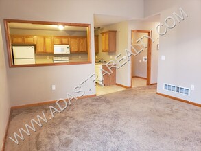 100 W 5th St in Edgerton, KS - Foto de edificio - Building Photo
