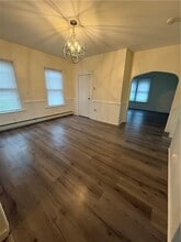 7 Barnes St in Pawtucket, RI - Building Photo - Building Photo