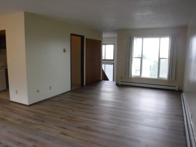 property at 2213 E Foothills Dr