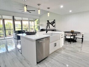 218 Old Meadow Way in Palm Beach Gardens, FL - Building Photo - Building Photo