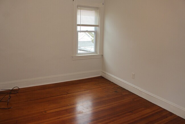 124 Dunham St in Attleboro, MA - Building Photo - Building Photo