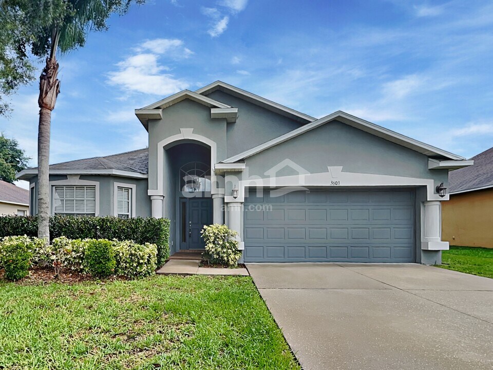 3603 Harvest Orchard Dr in Plant City, FL - Building Photo
