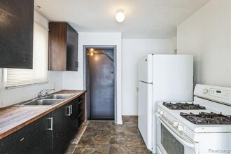 8211 Artesian St in Detroit, MI - Building Photo - Building Photo
