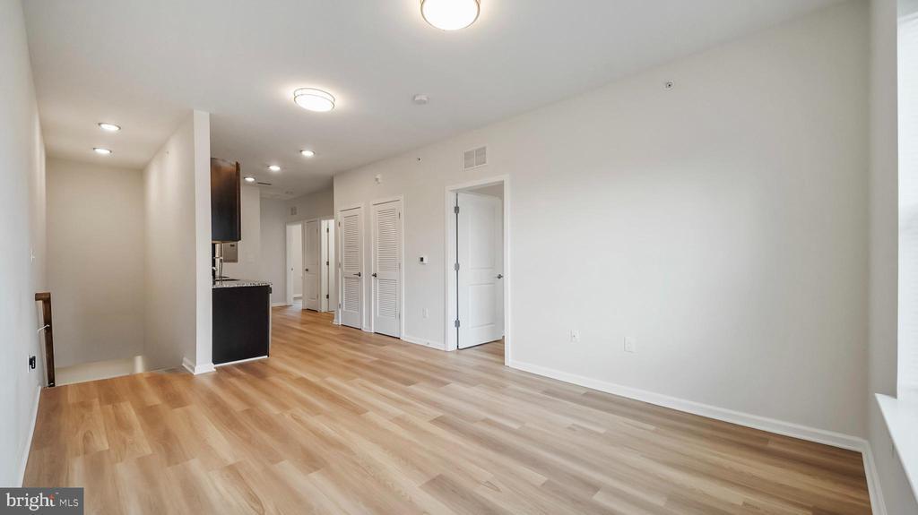 4907 Hamilton Ave in Baltimore, MD - Building Photo