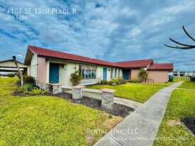 4107 SE 18th Pl in Cape Coral, FL - Building Photo