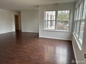 67 Pennsylvania Way in North Brunswick, NJ - Building Photo - Building Photo