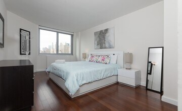 401 E 34th St in New York, NY - Building Photo - Building Photo