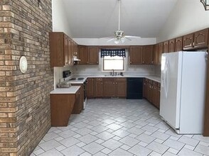 664 Bear Branch Rd in Mars Hill, NC - Building Photo - Building Photo